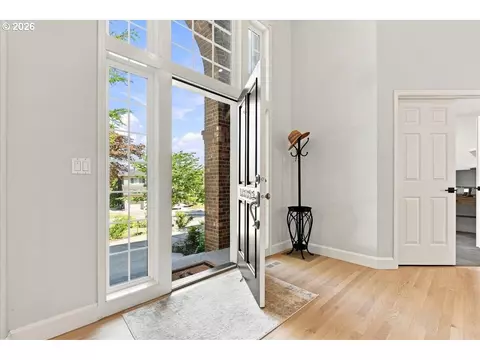 Entry Way - 2840 NW Walden Dr, Camas, WA 98607 photo 2 of 5