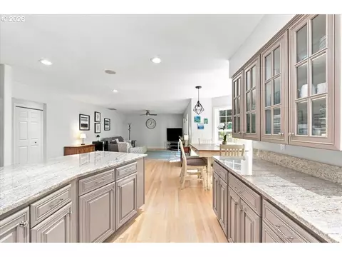 Kitchen - 2840 NW Walden Dr, Camas, WA 98607 photo 5 of 5