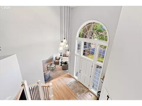 Entry Way - 2840 NW Walden Dr, Camas, WA 98607 photo 4 of 5