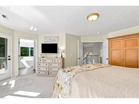 Bedroom - 2840 NW Walden Dr, Camas, WA 98607 photo 2 of 5