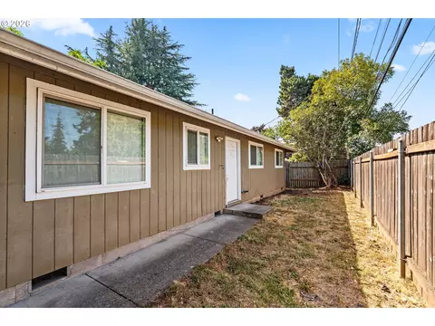 Exterior - 2702 Tomahawk Ln, Eugene, OR 97401 photo 1 of 6