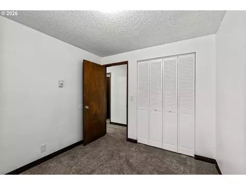 Bedroom - 2702 Tomahawk Ln, Eugene, OR 97401 photo 6 of 6
