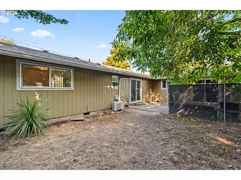 Exterior - 2702 Tomahawk Ln, Eugene, OR 97401 photo 6 of 6