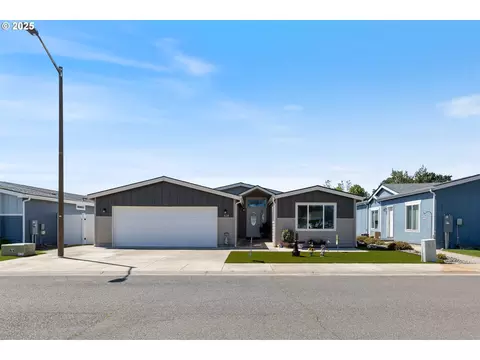 714 St James Pl, Molalla, OR 97038