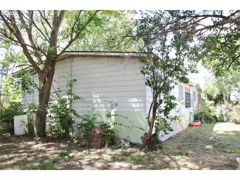 70822 SW Douglas Dr, Pendleton, OR 97801 photo 3