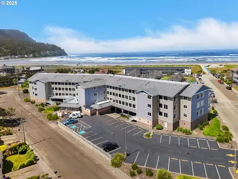 111 Avenue U #207, Seaside, OR 97138