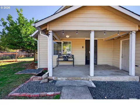 Exterior - 25194 Webster Ave, Monroe, OR 97456 photo 6 of 13