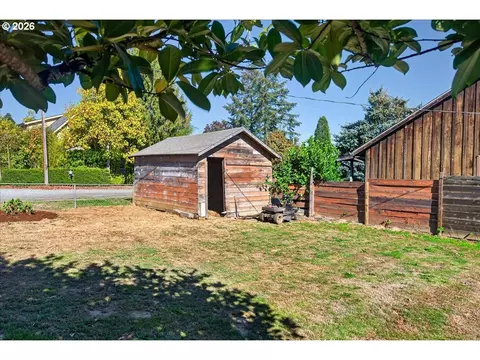 Exterior - 25194 Webster Ave, Monroe, OR 97456 photo 5 of 13