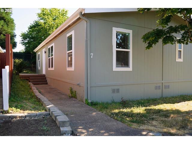 23077 SW Main St #7, Sherwood, OR 97140