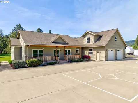 300 Mattie K Ln, Roseburg, OR 97471