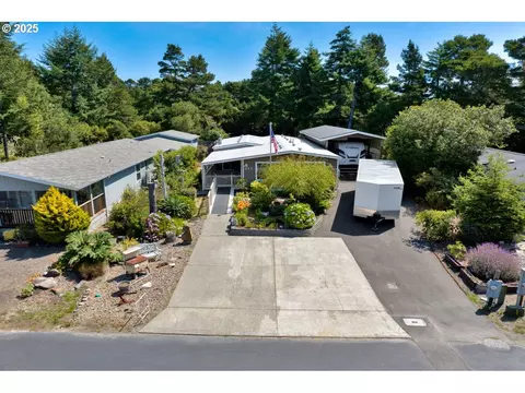1601 Rhododendron Dr #673, Florence, OR 97439