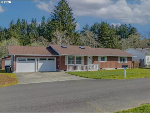 530 Robinhood Ave, Lakeside, OR 97449