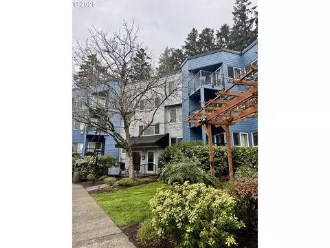 8720 SW Tualatin Rd #315, Tualatin, OR 97062