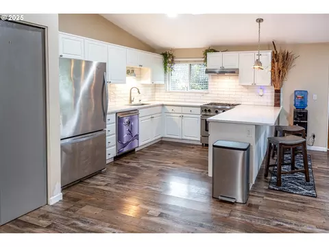 Kitchen - 3565 Castrey St, Eugene, OR 97404 photo 2 of 6