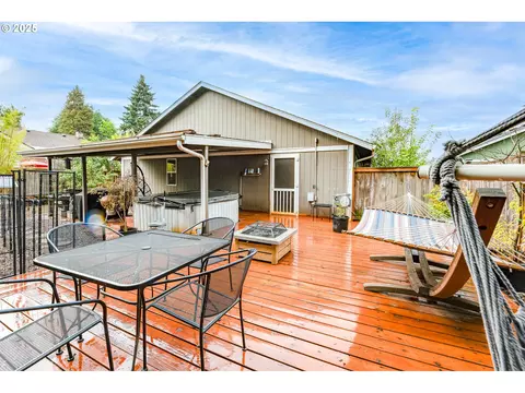 Exterior - 3565 Castrey St, Eugene, OR 97404 photo 11 of 11