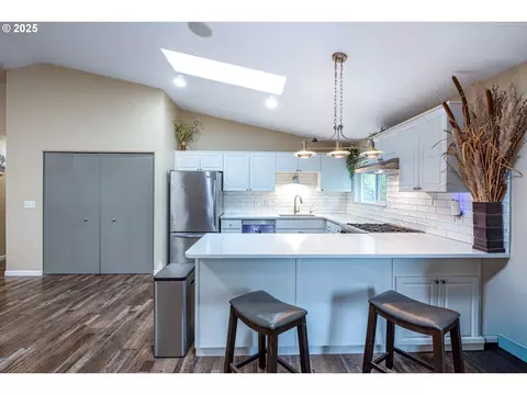 Kitchen - 3565 Castrey St, Eugene, OR 97404 photo 3 of 6