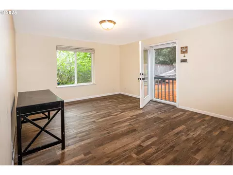 Living - 3565 Castrey St, Eugene, OR 97404 photo 3 of 3