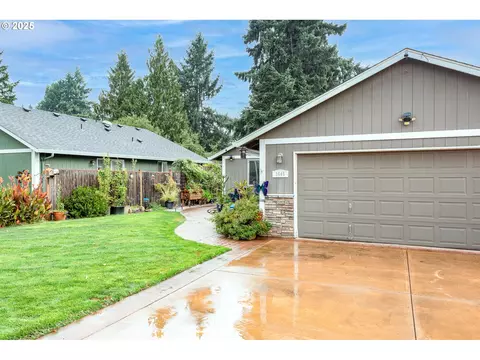 Exterior - 3565 Castrey St, Eugene, OR 97404 photo 2 of 11