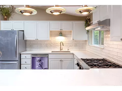 Kitchen - 3565 Castrey St, Eugene, OR 97404 photo 6 of 6