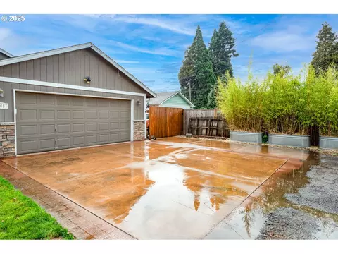 Exterior - 3565 Castrey St, Eugene, OR 97404 photo 1 of 11