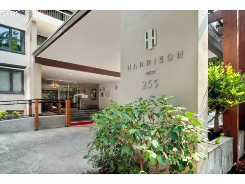 255 SW Harrison St #17H, Portland, OR 97201