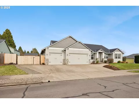 12124 Mccord Heights Ct, Oregon City, OR 97045