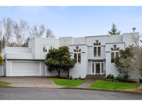 9230 NW Hopedale Ct, Portland, OR 97229