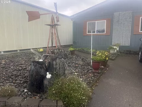 100 River Bend Rd #118, Reedsport, OR 97467