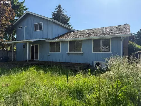 587 71st St, Springfield, OR 97477