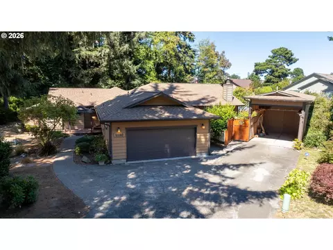1180 Tideview Ter, Coos Bay, OR 97420