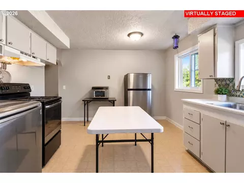 Kitchen - 820 SW 14th St, Pendleton, OR 97801 photo 6 of 6