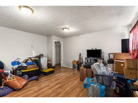 Living - 820 SW 14th St, Pendleton, OR 97801 photo 3 of 4
