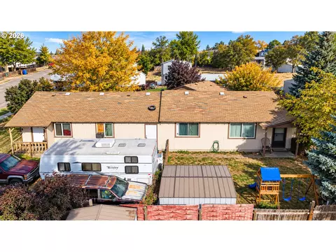View/Area - 820 SW 14th St, Pendleton, OR 97801 photo 2 of 4