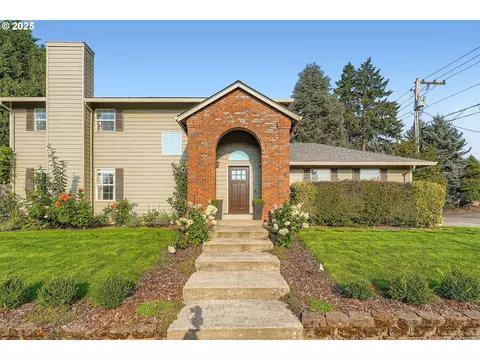 6514 NE 70th St, Vancouver, WA 98661