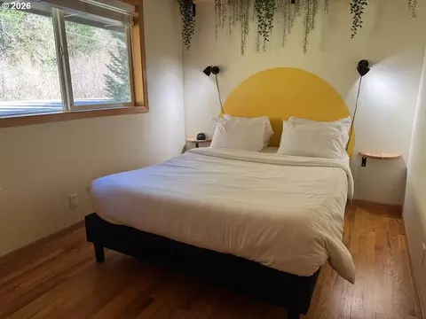 Bedroom - 10298 Highway 126, Mapleton, OR 97453 photo 5 of 5