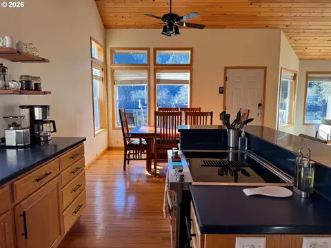 Kitchen - 10298 Highway 126, Mapleton, OR 97453 photo 3 of 3