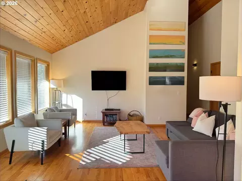 Living - 10298 Highway 126, Mapleton, OR 97453 photo 1 of 2