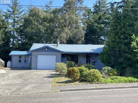 1931 Oak St, North Bend, OR 97459