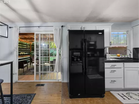 Kitchen - 69080 E Vine Maple Dr, Rhododendron, OR 97049 photo 1 of 3
