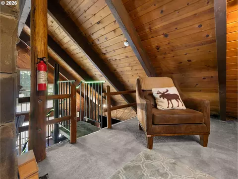 Entry Way - 69080 E Vine Maple Dr, Rhododendron, OR 97049 photo 2 of 2