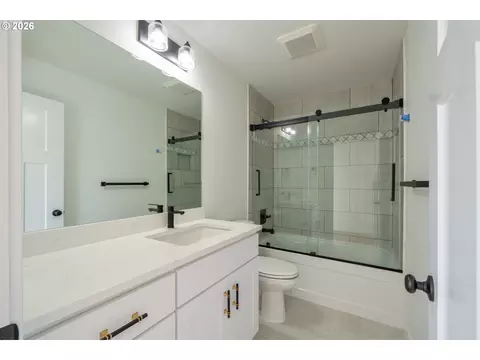 Bath - 110 Crescent St, Oceanside, OR 97134 photo 1 of 3
