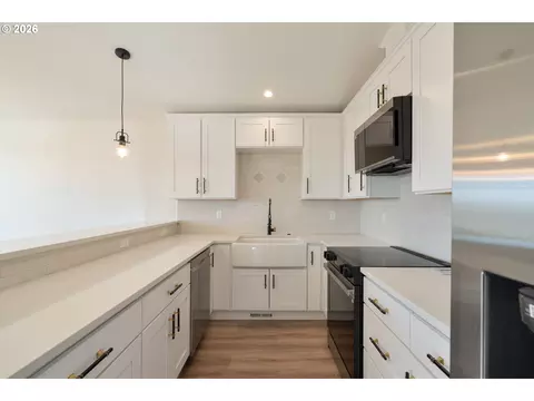 Kitchen - 110 Crescent St, Oceanside, OR 97134 photo 3 of 4