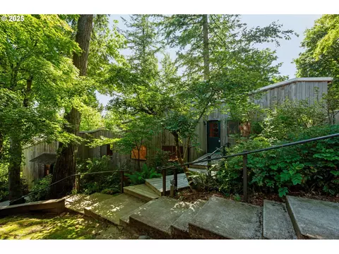 6438 SW Barnes Rd, Portland, OR 97221