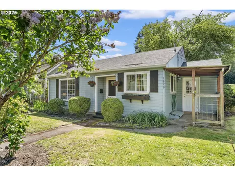 1670 Buck St, West Linn, OR 97068