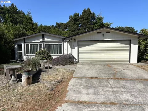 1601 Rhododendron Dr #518, Florence, OR 97439