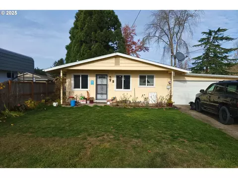 75 W Main St, Lowell, OR 97452