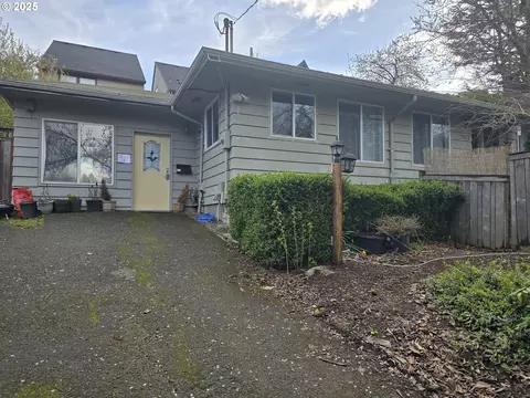 7922 SW Capitol Hill Rd, Portland, OR 97219