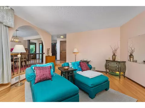 Living - 18345 SE Cheldelin Rd, Gresham, OR 97080 photo 2 of 3