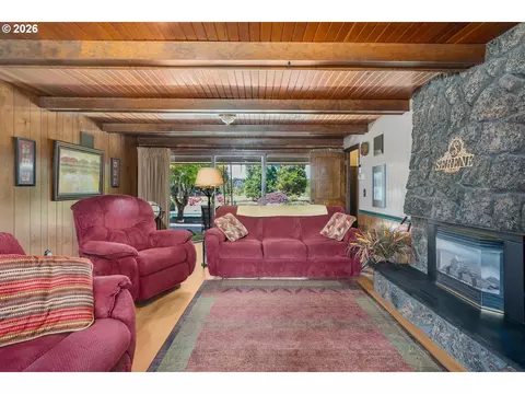 Living - 18345 SE Cheldelin Rd, Gresham, OR 97080 photo 3 of 3