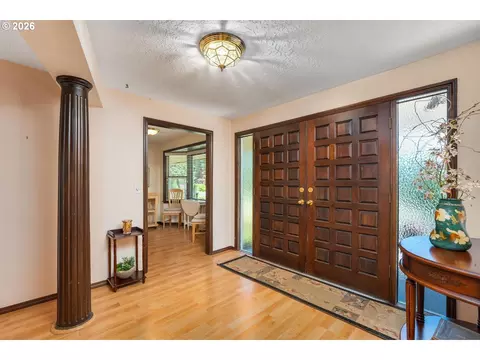 Entry Way - 18345 SE Cheldelin Rd, Gresham, OR 97080 photo 1 of 2